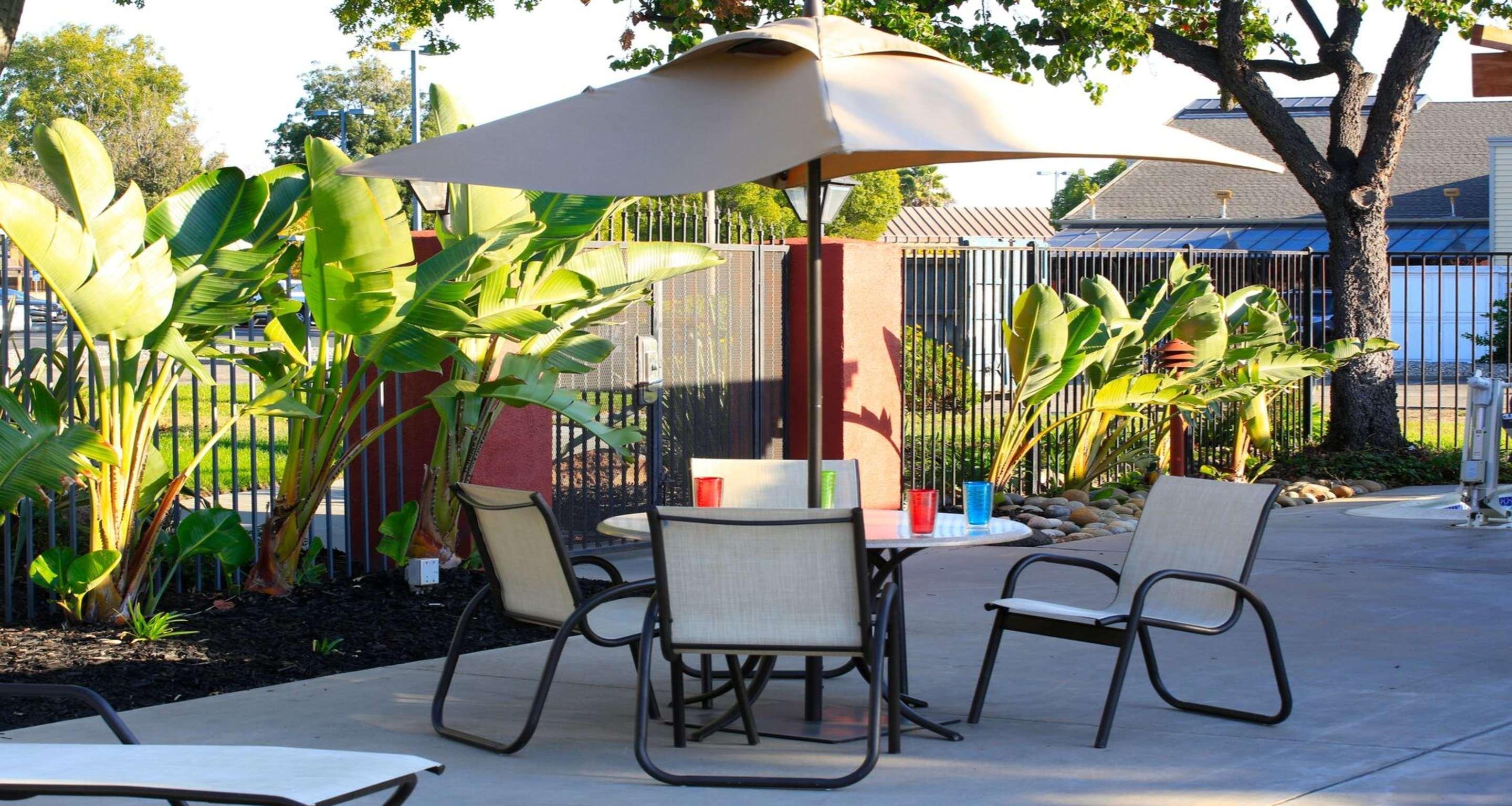 Best Western Plus Garden Court Inn Fremont Exteriör bild
