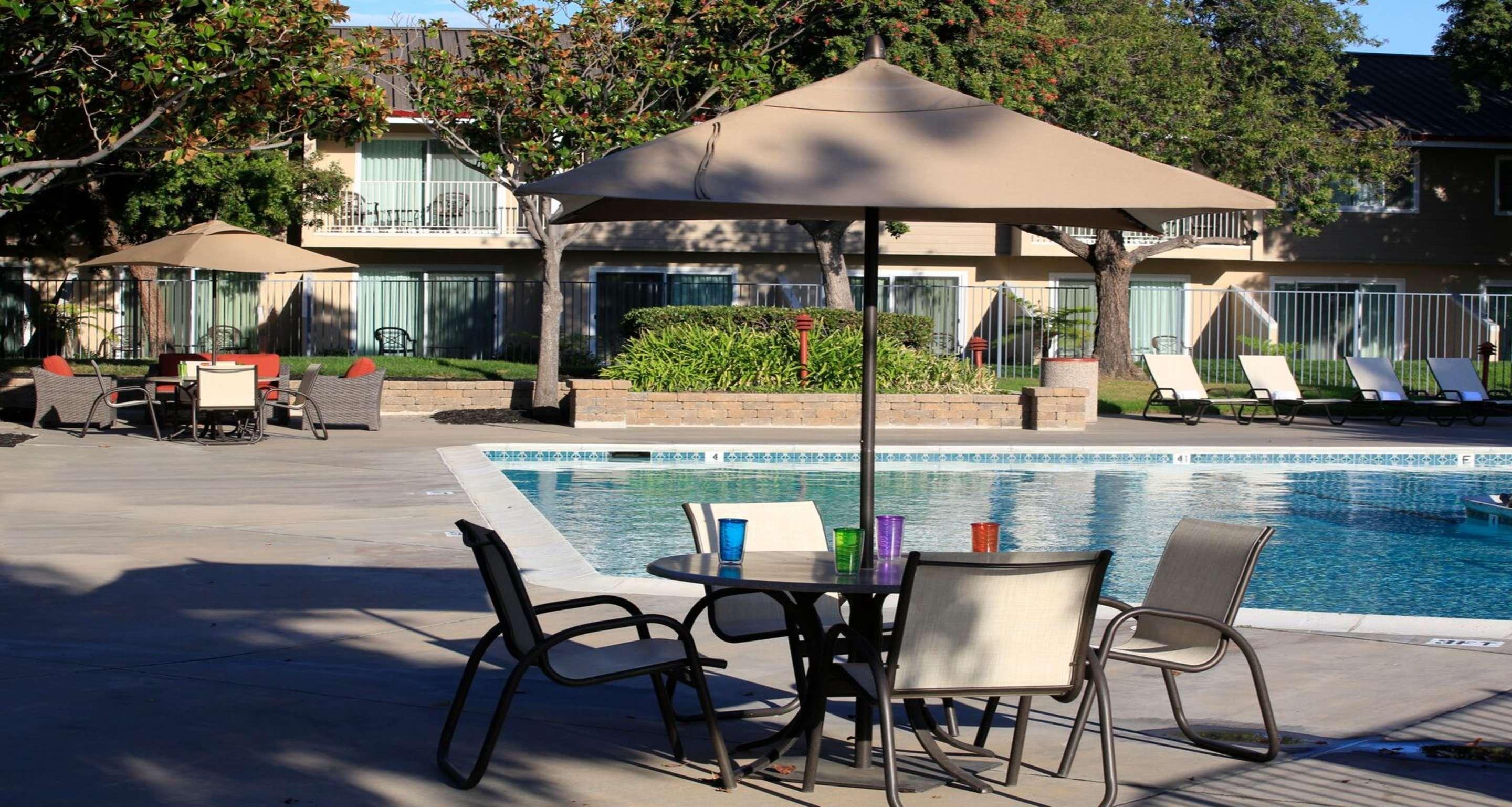 Best Western Plus Garden Court Inn Fremont Exteriör bild
